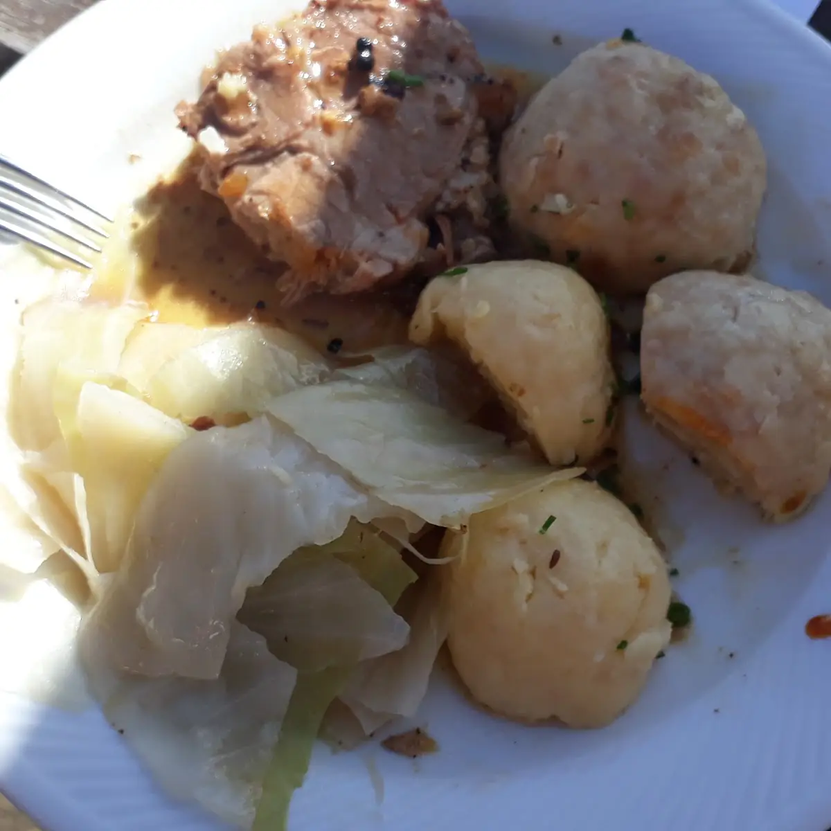 Ofenfrischer Schweinsbraten Mit Zweierlei Knödel Und Stöckelkraut