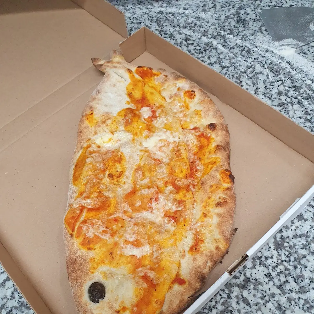 Pizza Calzone Zusammengeklappt