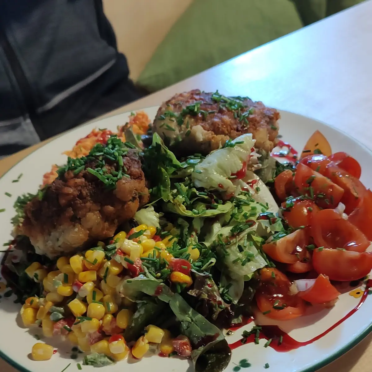 Kaspressknödel Mit Beilagen