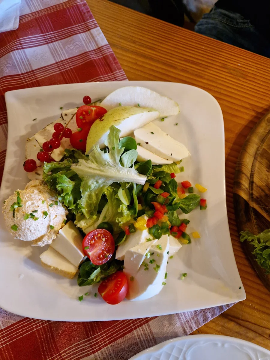 Schafkäsevariation Auf Salat
