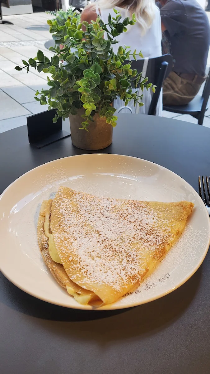 Vanilla Cream Crepes