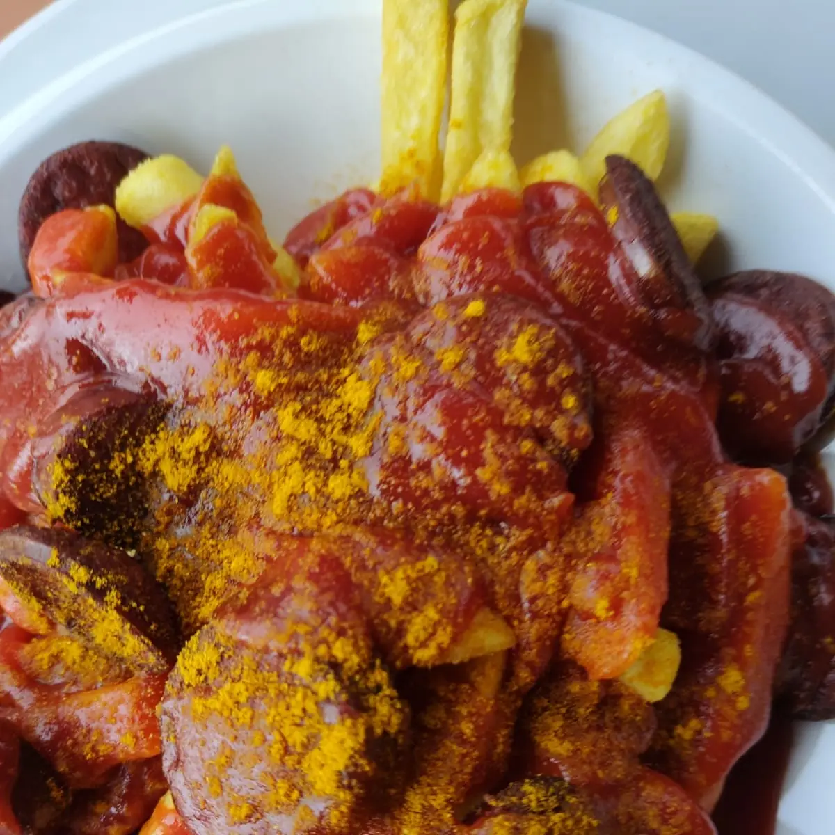 Currywurst Mit Pommes