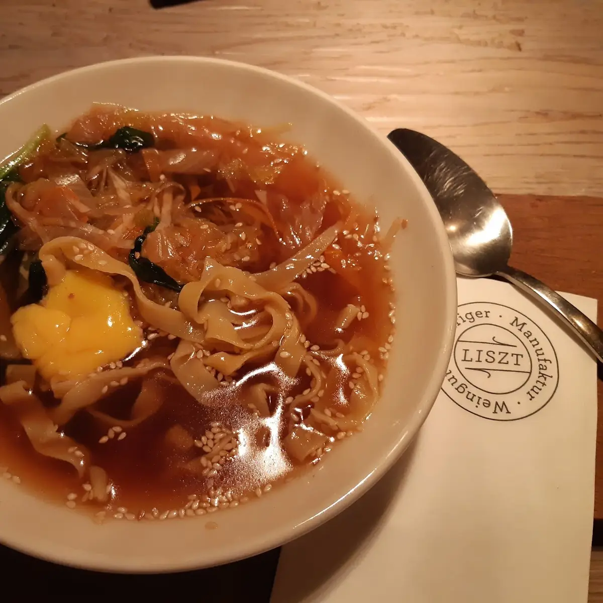 Klare Bärlauchsuppe