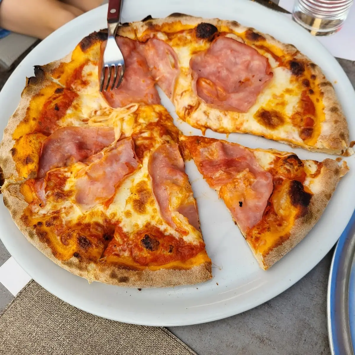 Schinken Pizza Margherita