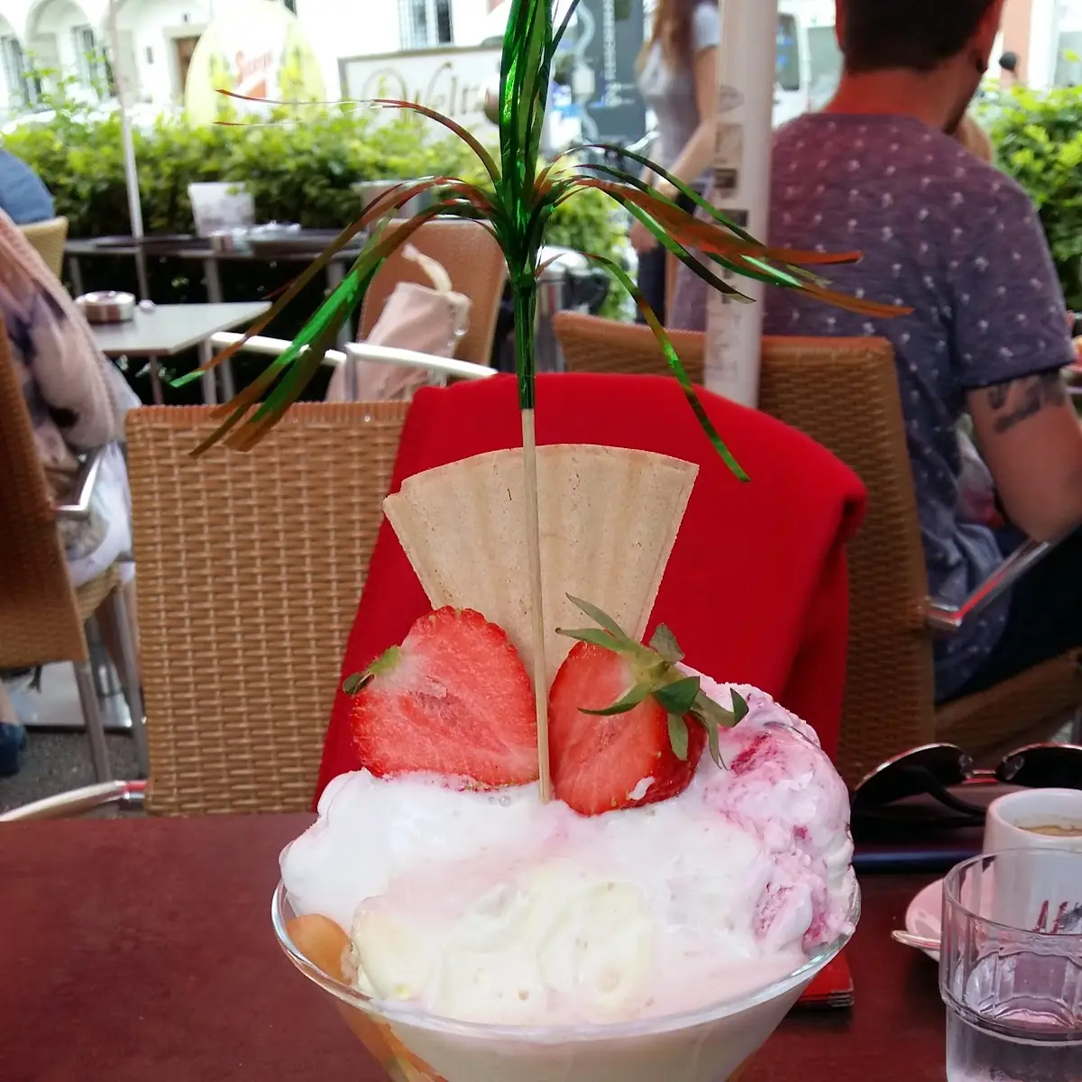 Erdbeerbecher
