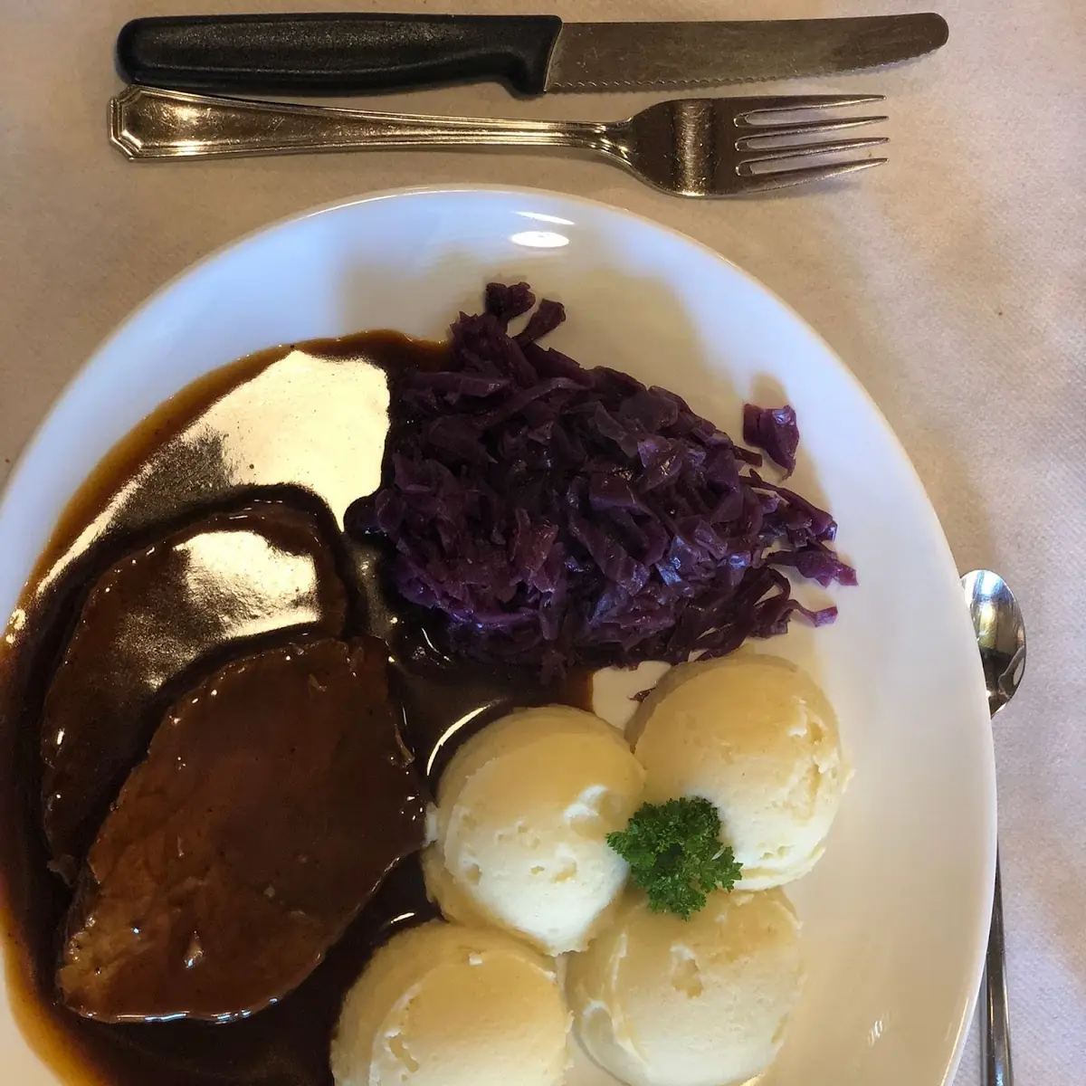 Bratä Mit Gummelstunggis Und Rotchrut
