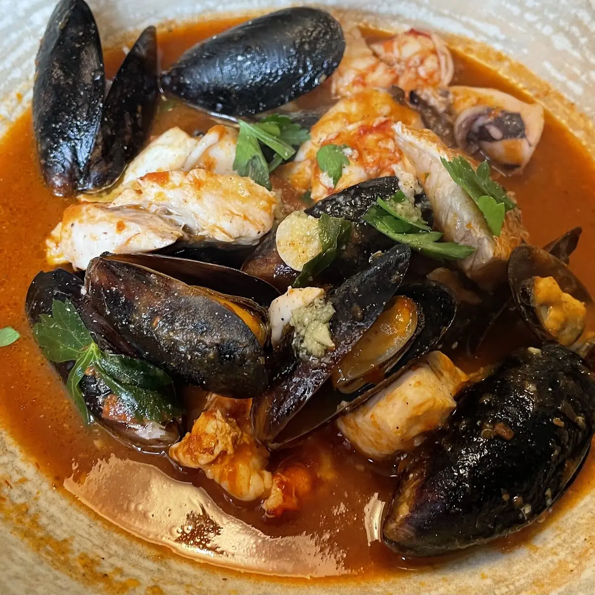Kräftige Fischsuppe