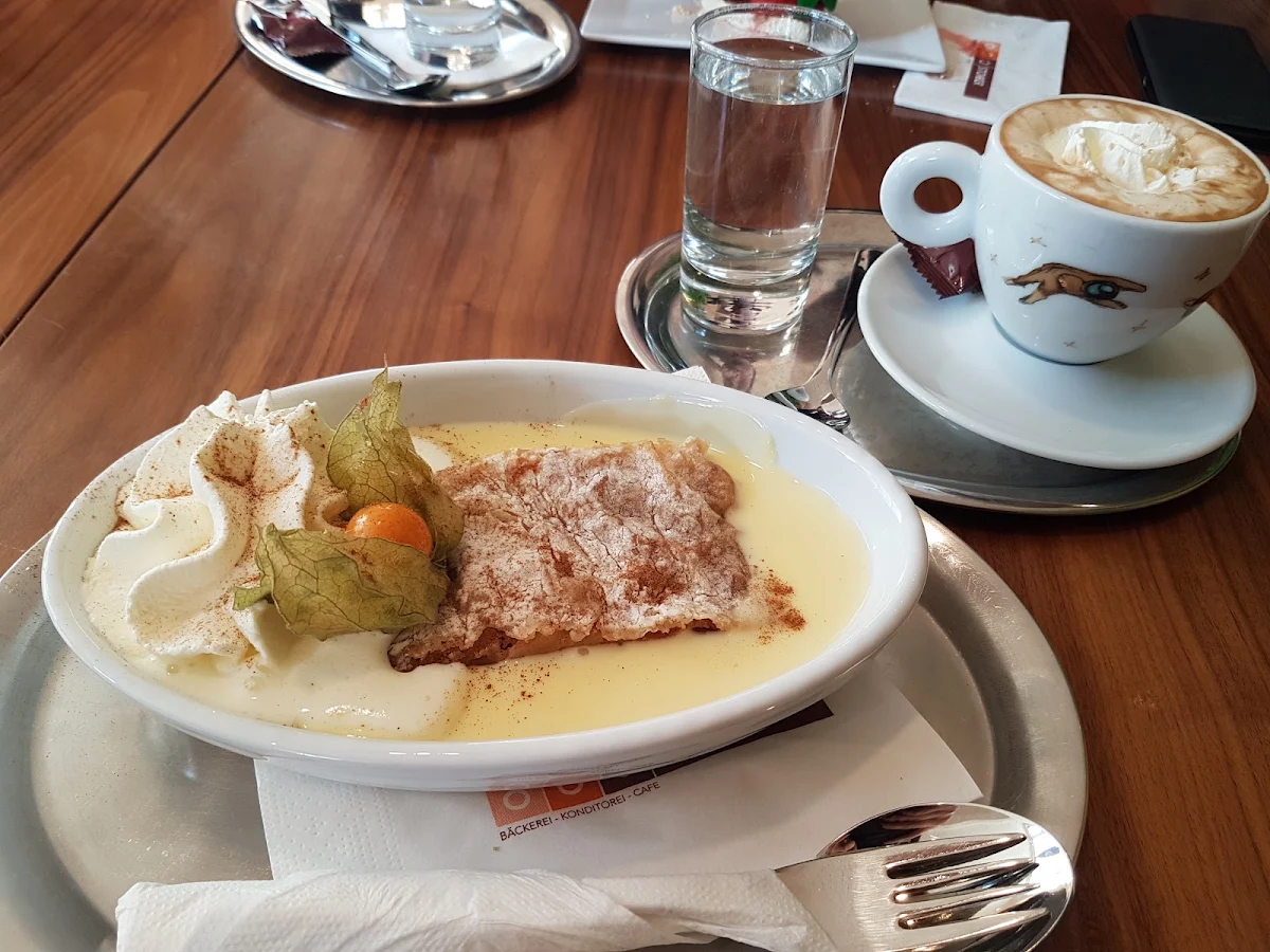 Apfelstrudel Mit Vanille Sauce