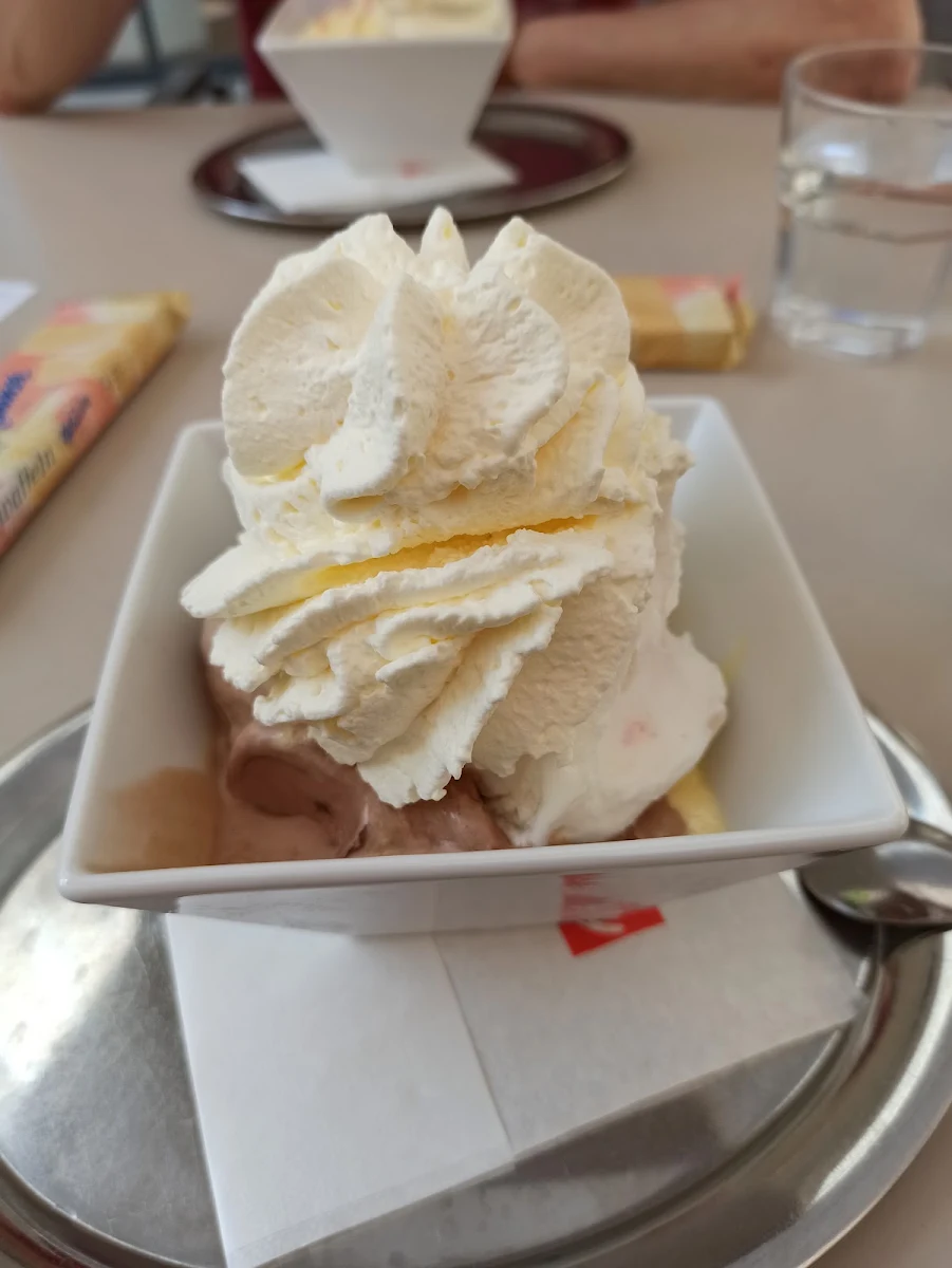 Kleines Gemischtes Eis