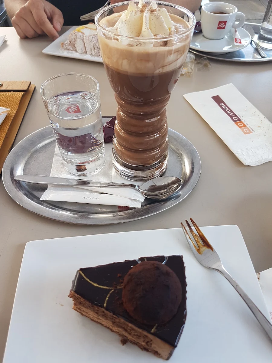 Stoibers Hauskaffee Und Trüffeltorte