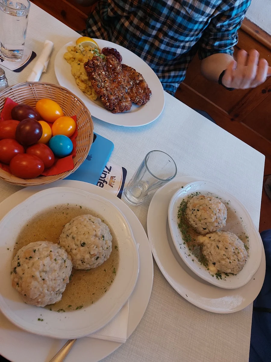 Knödel Zuppe