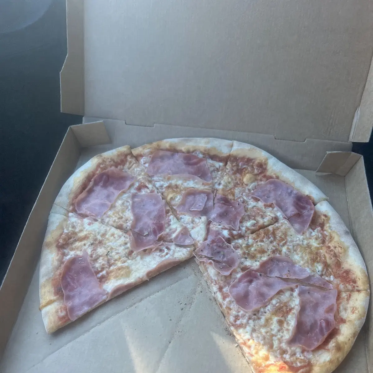 Highlights, Kebap & Pizza Haus TIGRIS