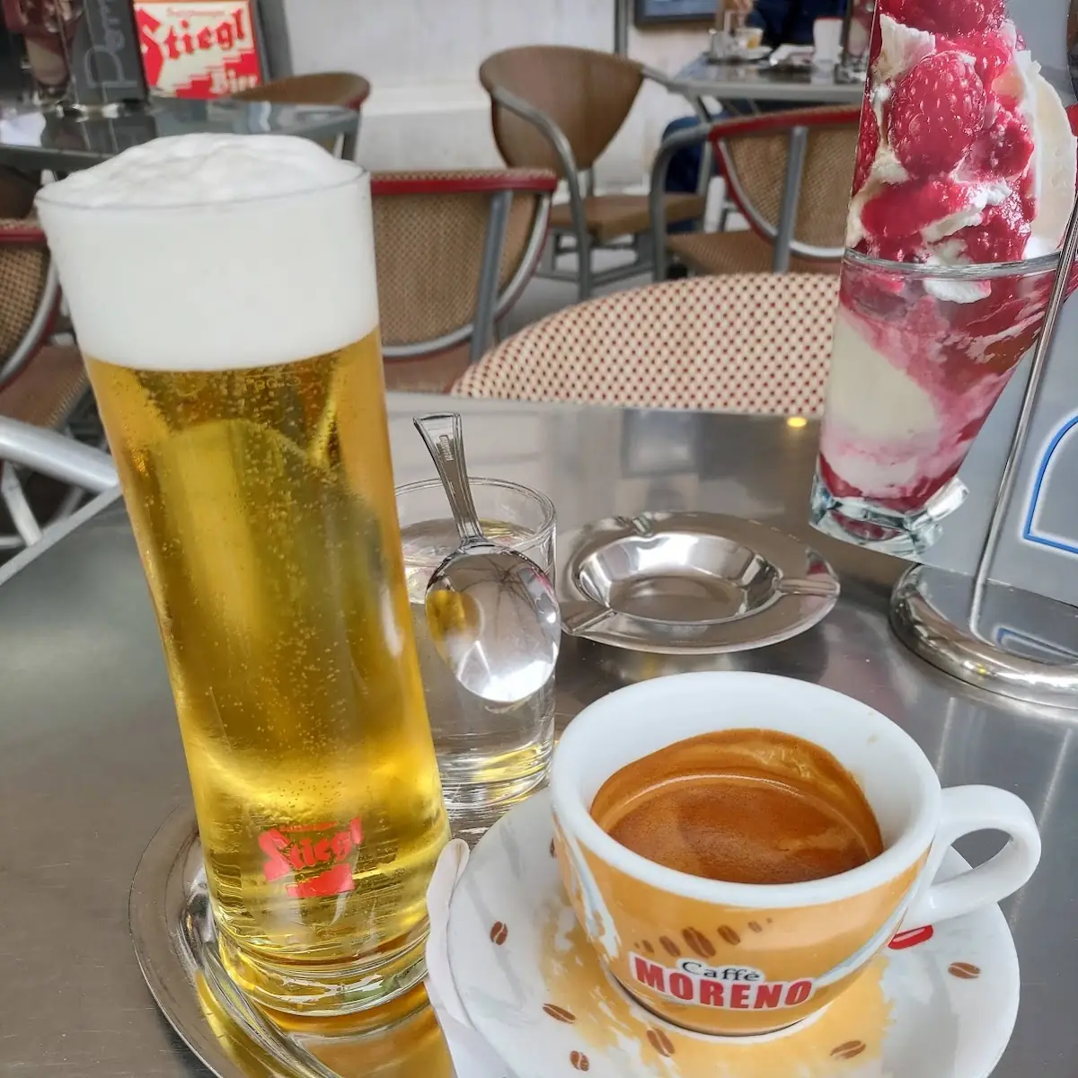 Espresso Und Bier, Eissalon Caffè Perrella
