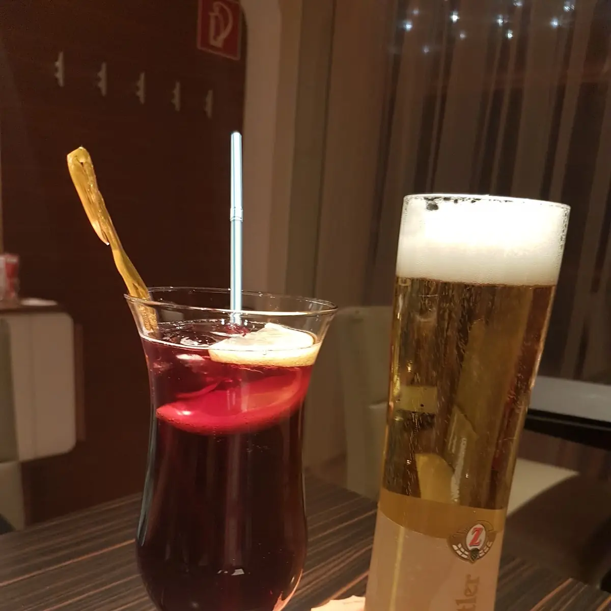 Black Hugo Und Ein Zwettler Bier Hell