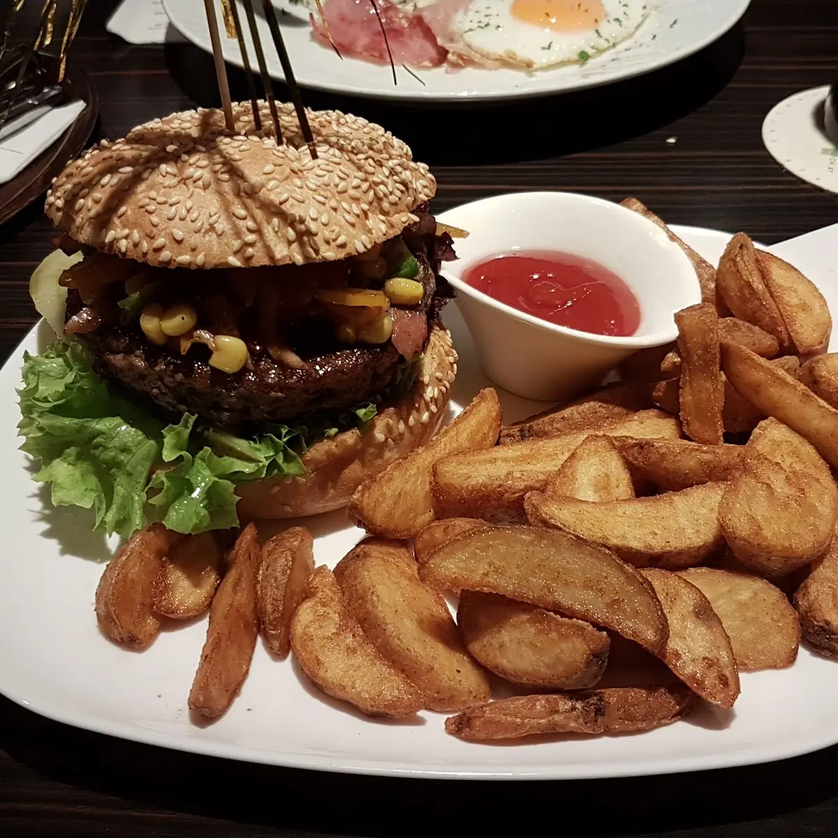 Hamburger Mit Wedges