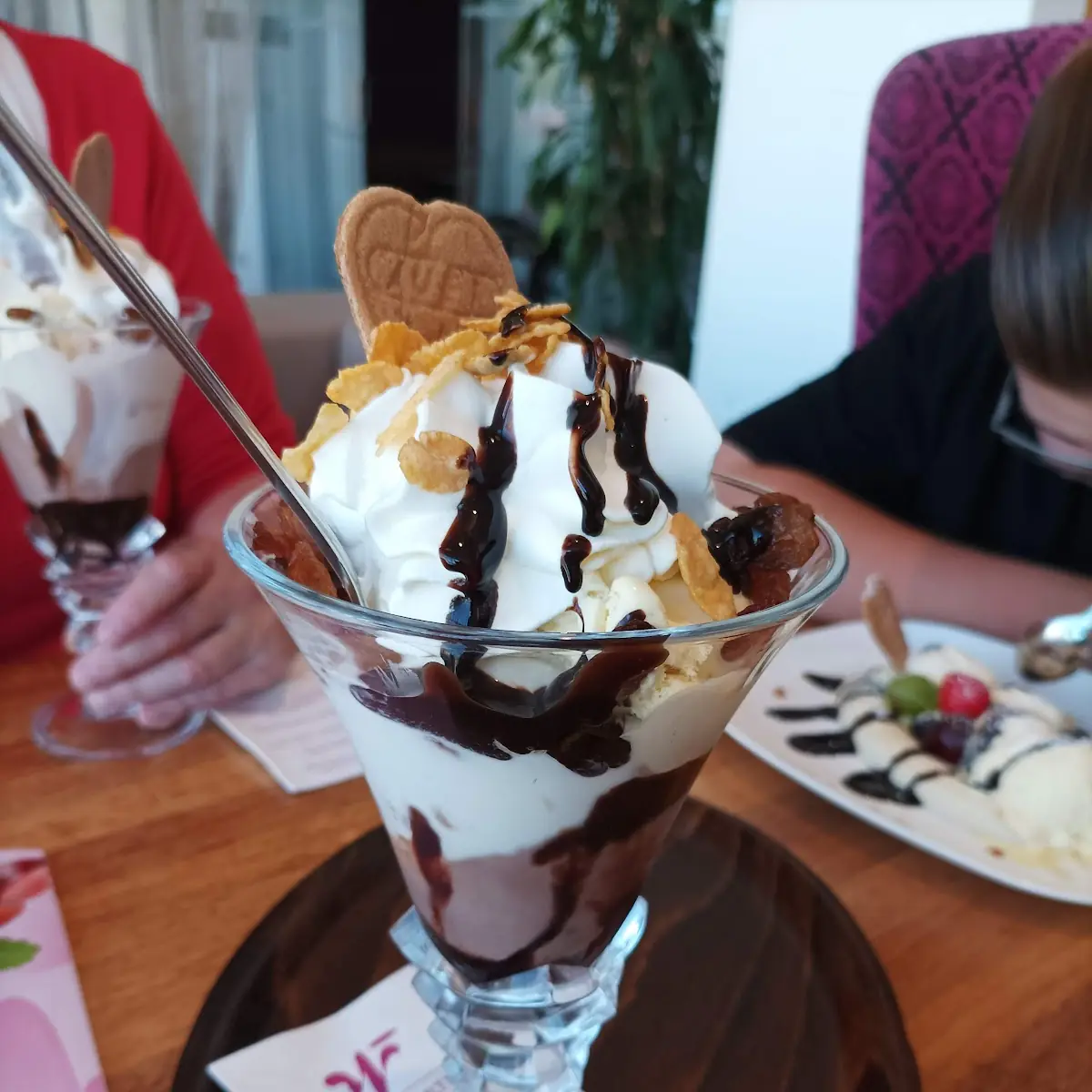 Straciatellabecher Und Früchtebecher
