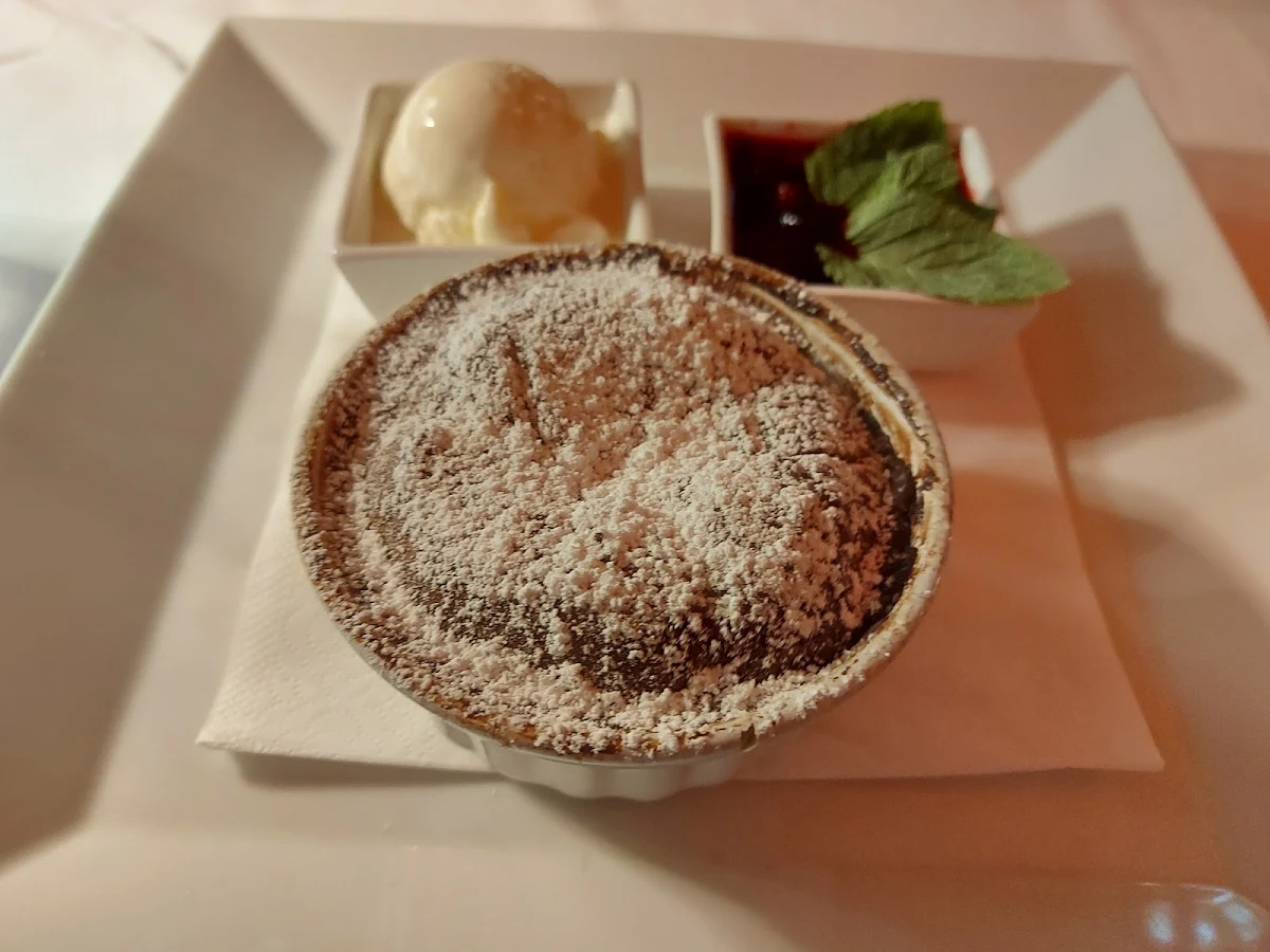 Schokomousse Mit Flüssiger Schokolade