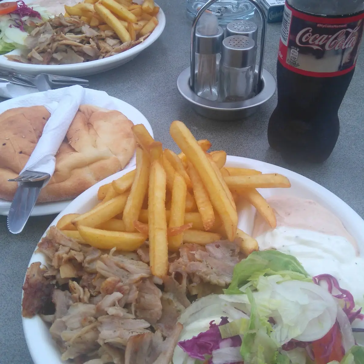 Kebapteller Mit Pommes Und Brot