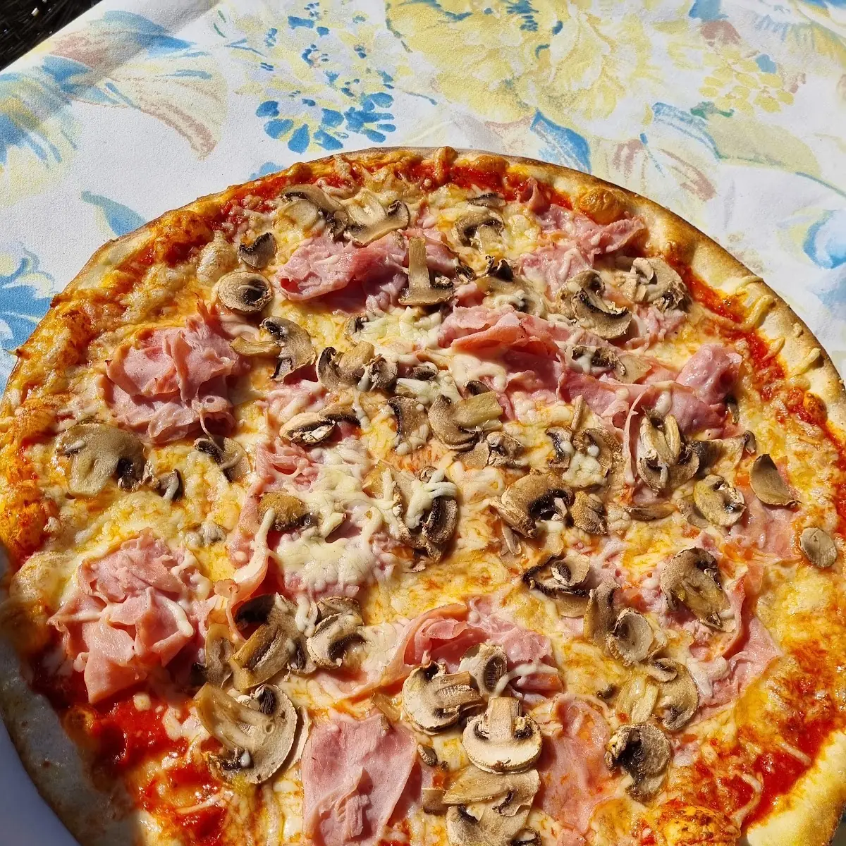 Pizza Fiorentina
