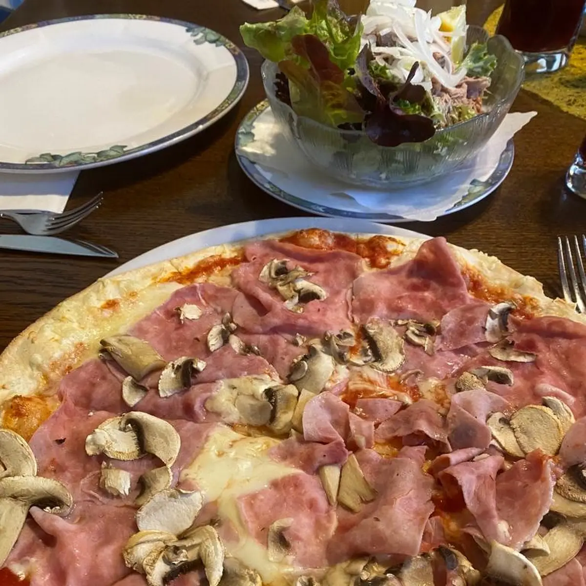 Schinken Salami Thunfisch Champignons Speck Ei Rucola