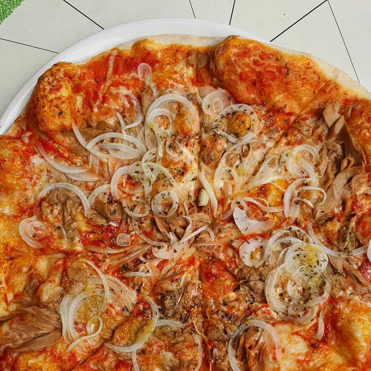 Pizza Thunfisch