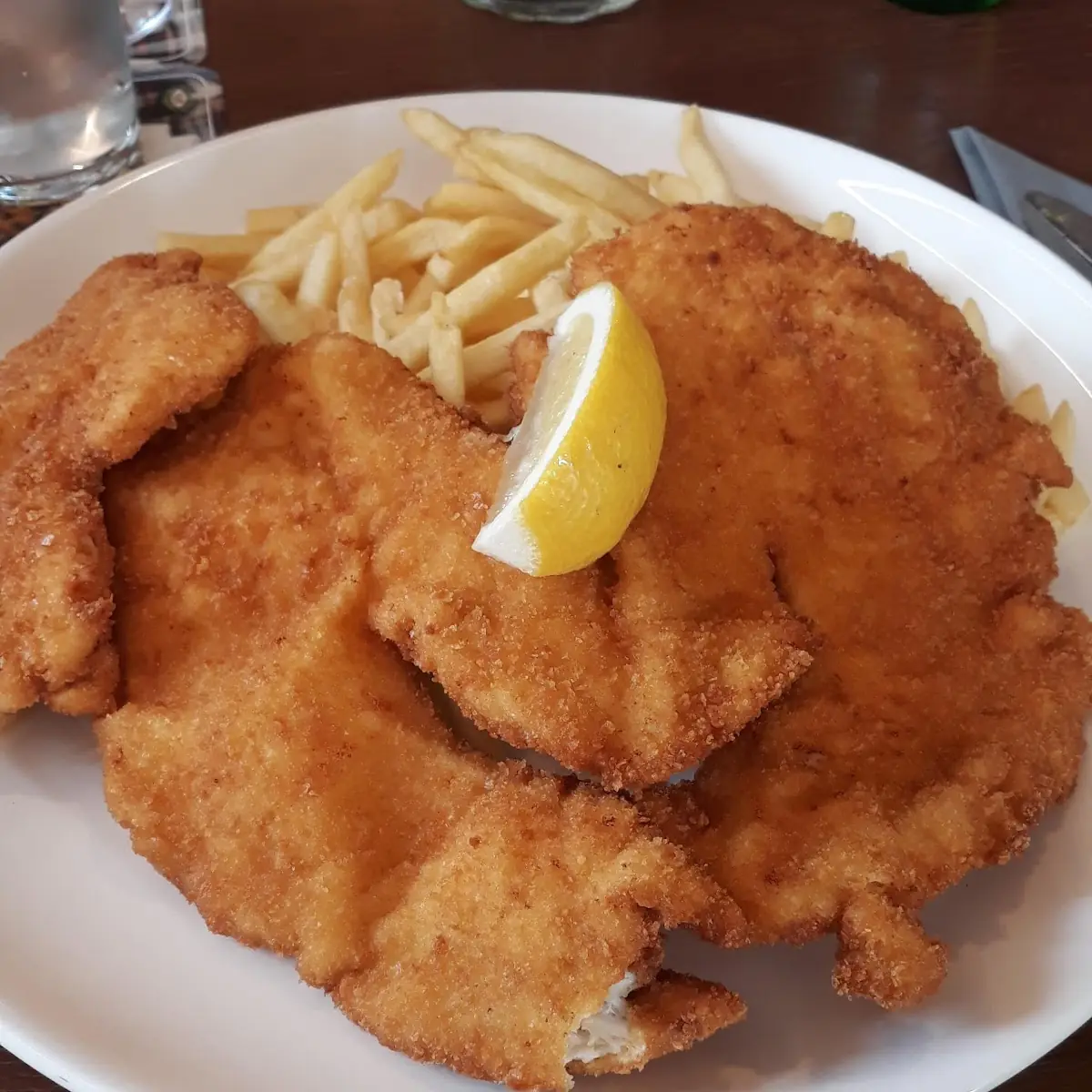 Herrliches Putenschnitzerl Mit Salatteller