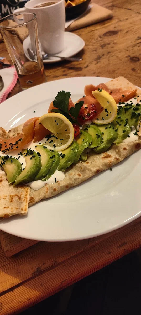 Crepes Mit Lachs Und Avocado