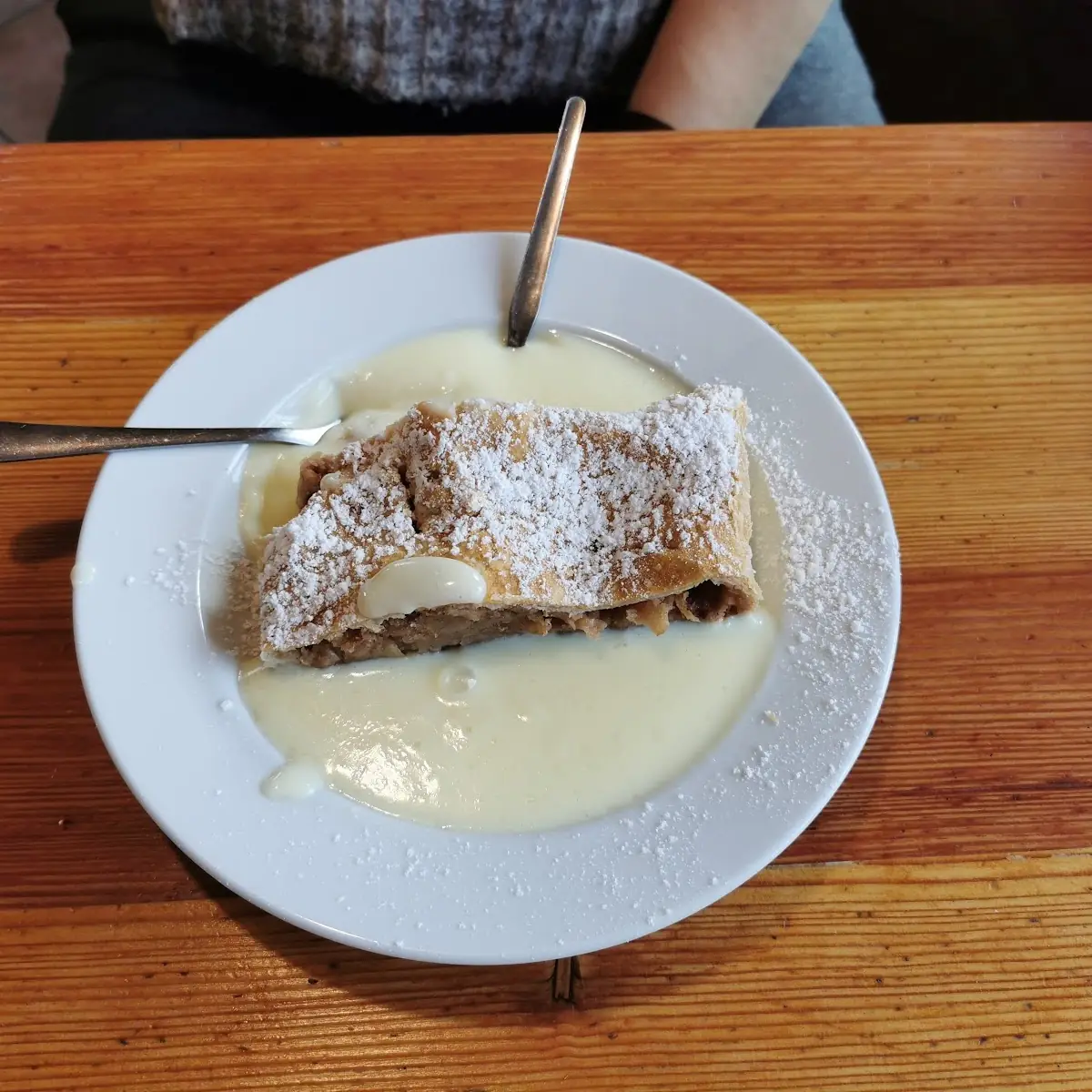 Apfelstrudel Mit Vanillesoße