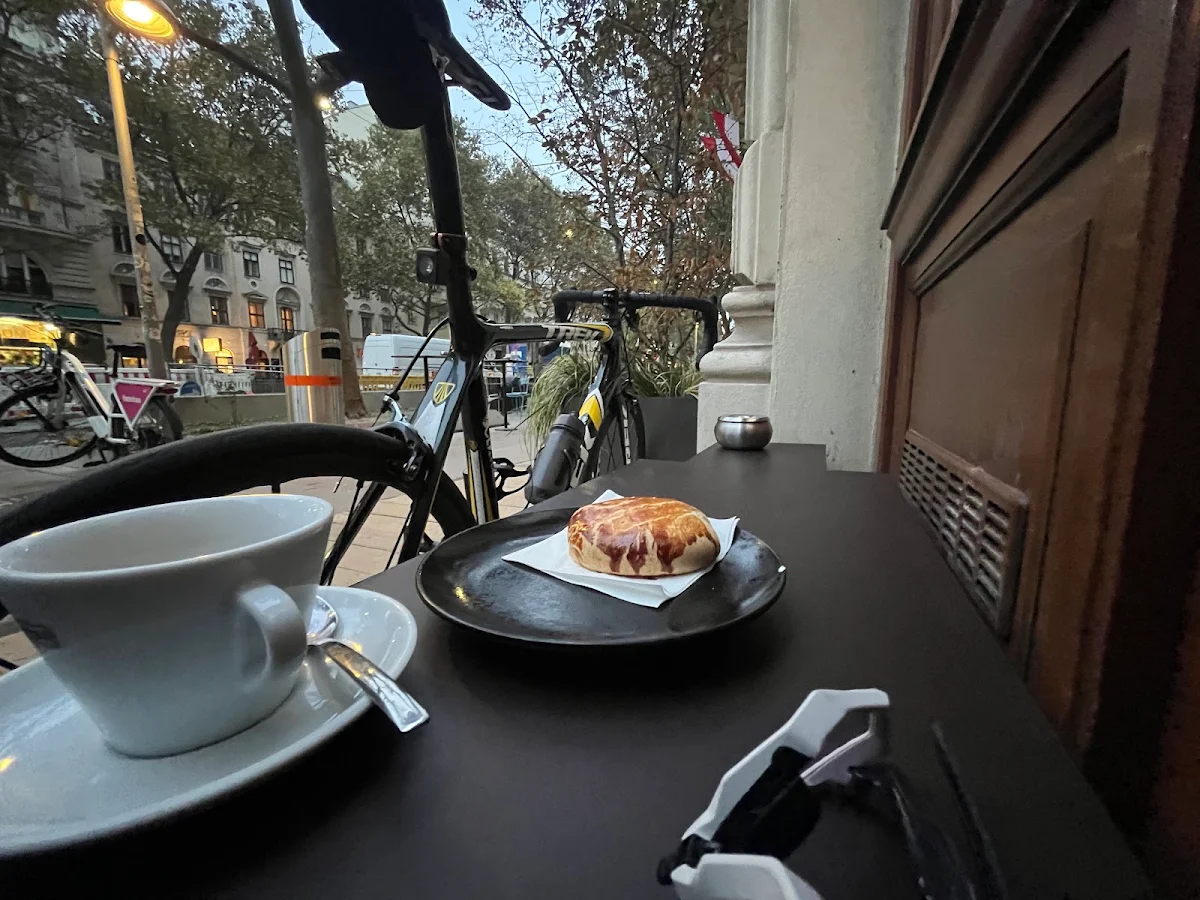 Mohnknopf Und Ein Espresso Doppio