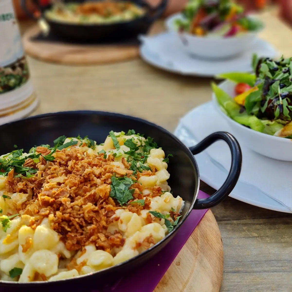 Käsespätzle Mit Salat