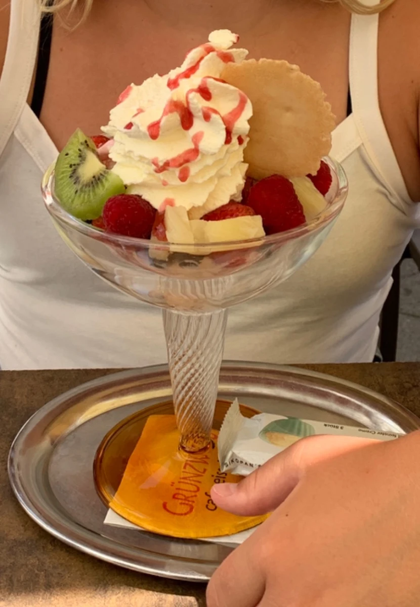 Früchtebecher Normale Größe Groß