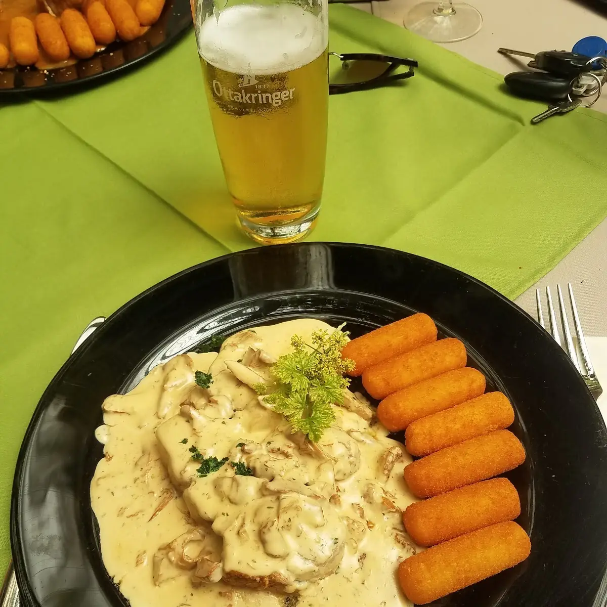 Schweinefilet Mit Eierschwammerl Und Kroketten