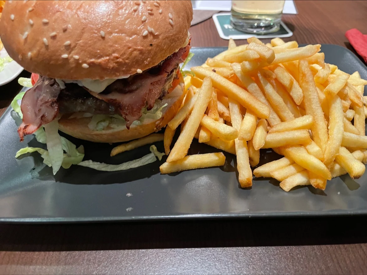XL Burger