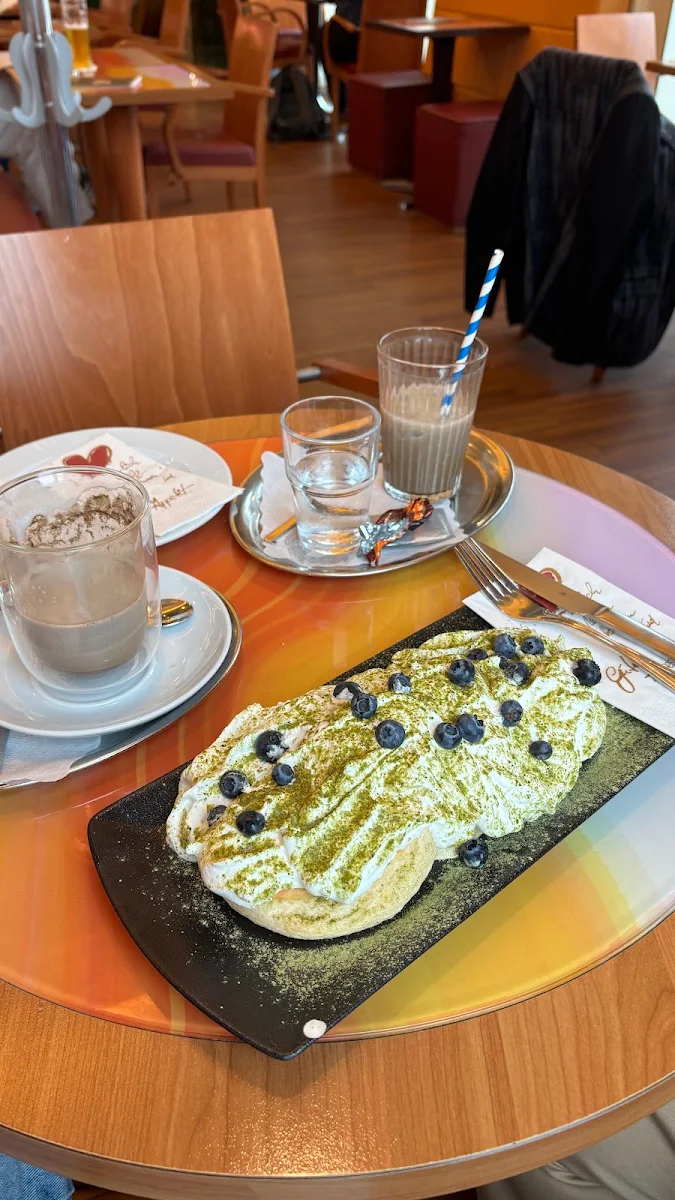 Hojicha Latte And Matcha Japanese Pancakes