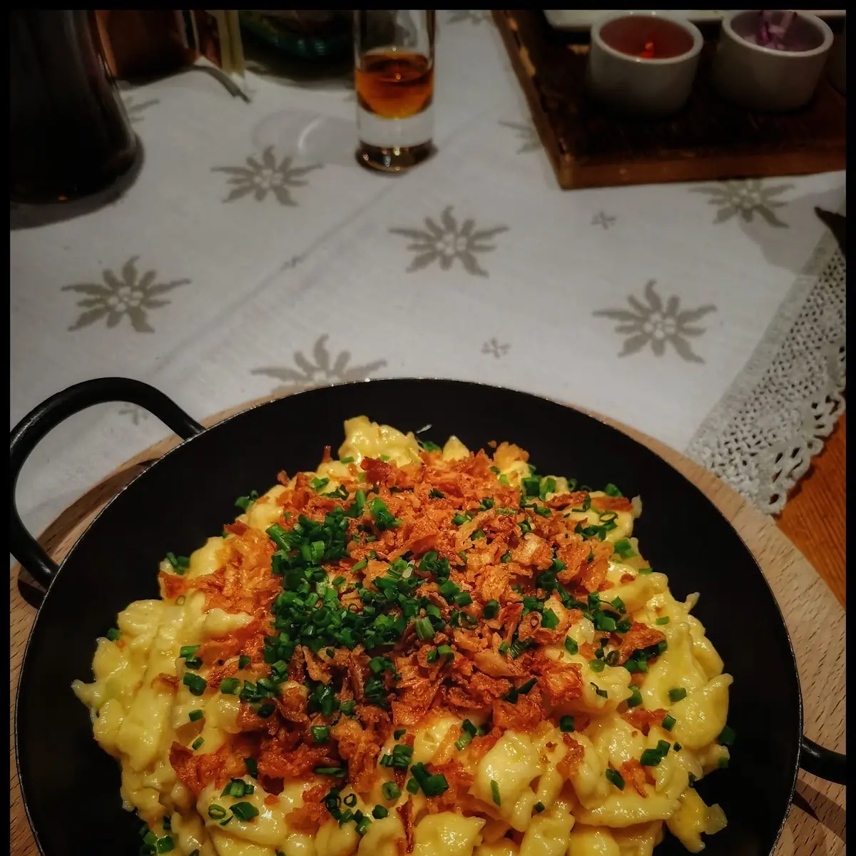 Käsespätzle, Alpenrast Tyrol