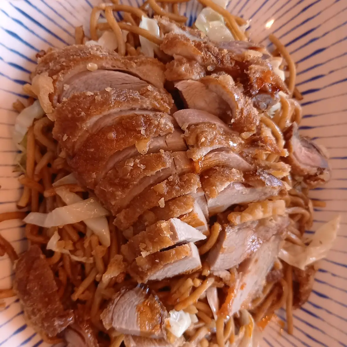 Gebratene Nudeln Mit Knuspriger Ente