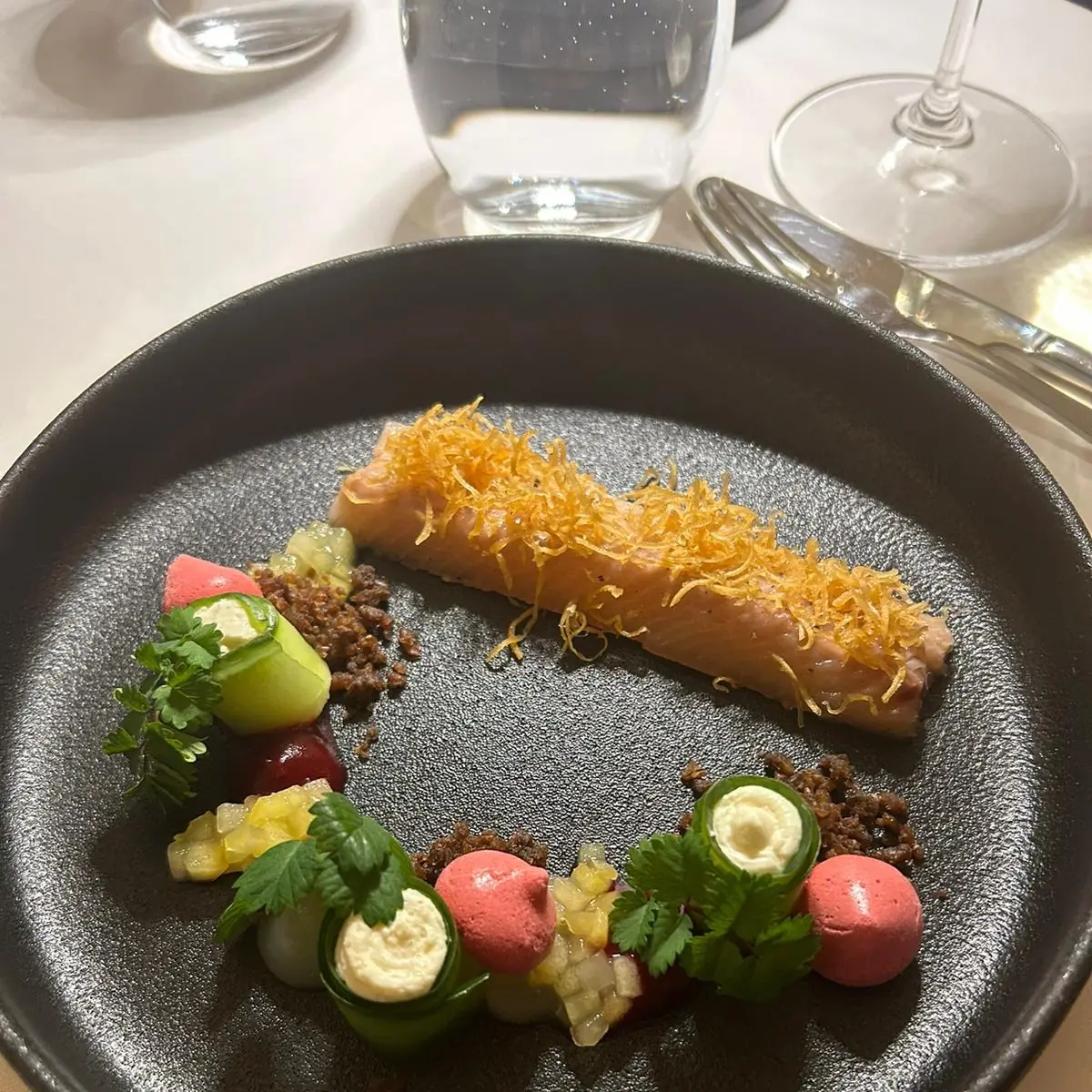Angeräucherte Forelle Mit Crispy