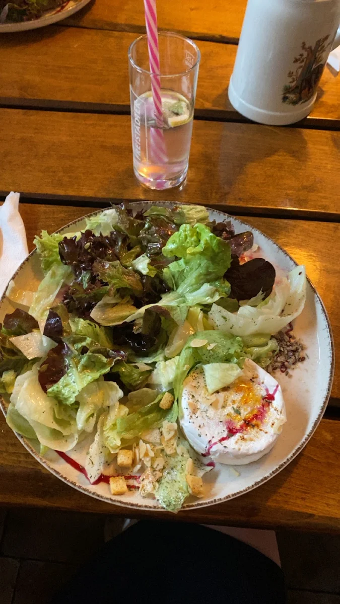 Salat Mit Camembert