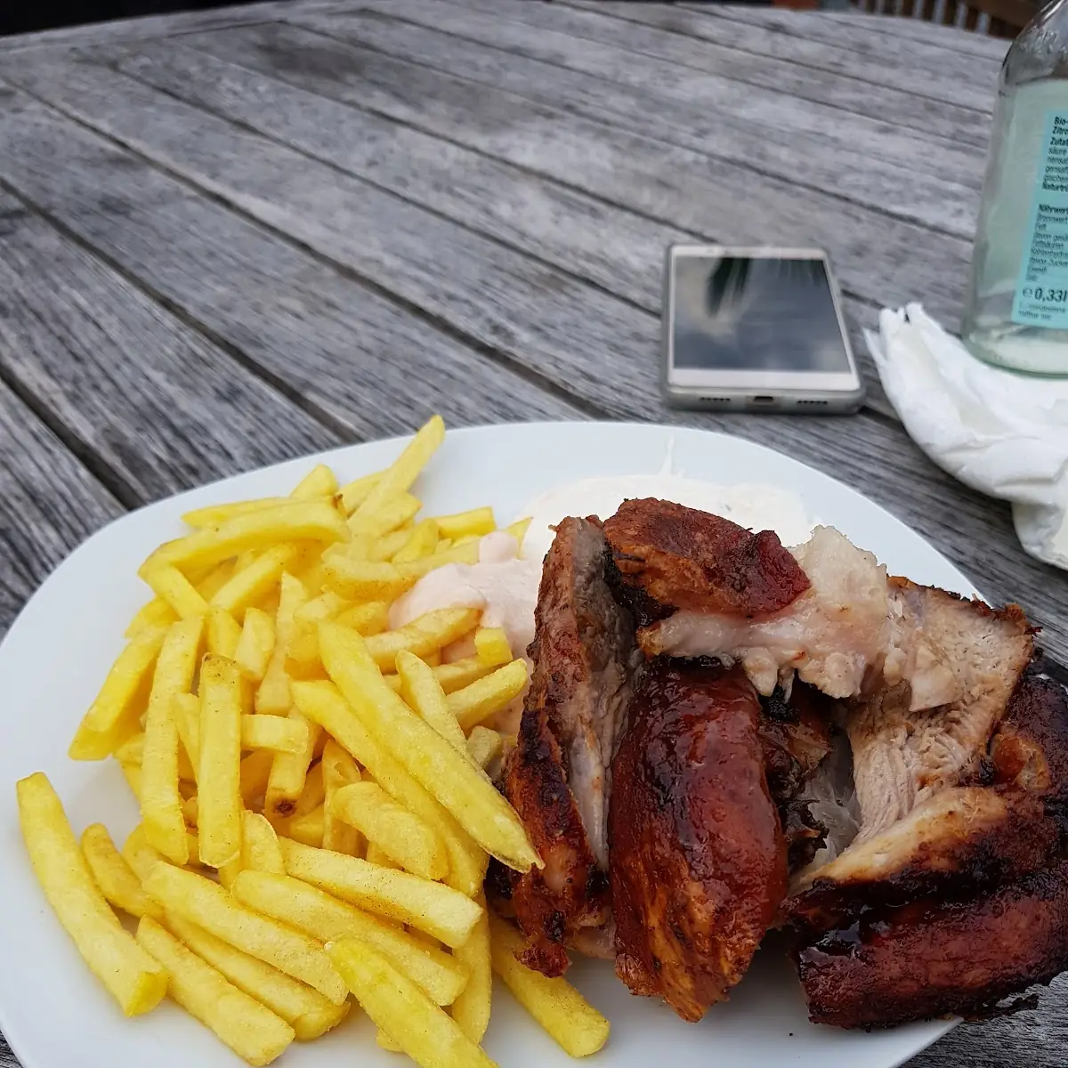 Schweinshaxe Mit Pommes