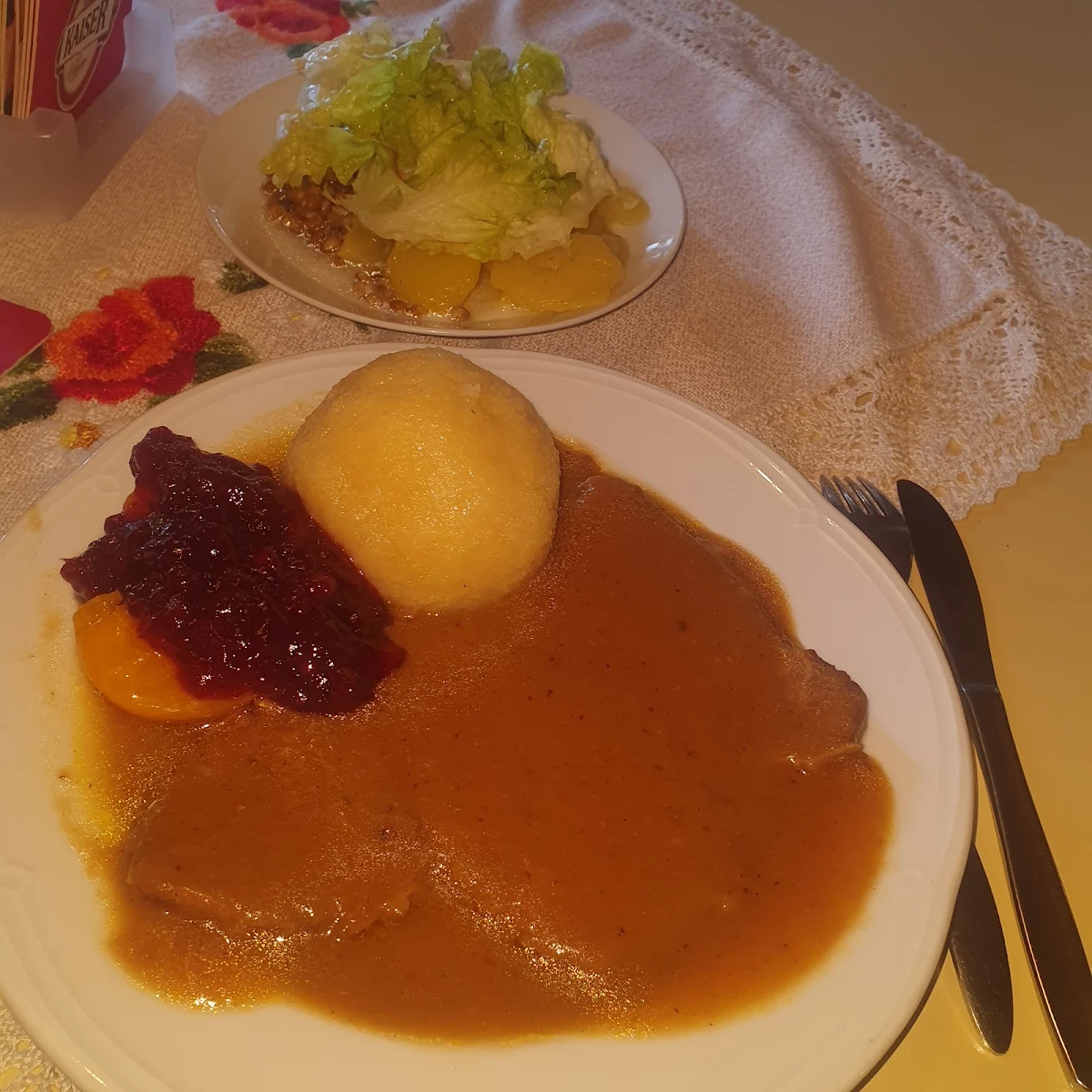 Beef Roast with Potatodumbling Red Gabagge