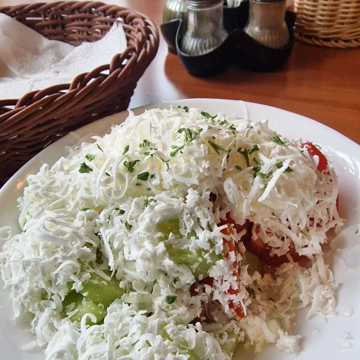 Sopska Salat
