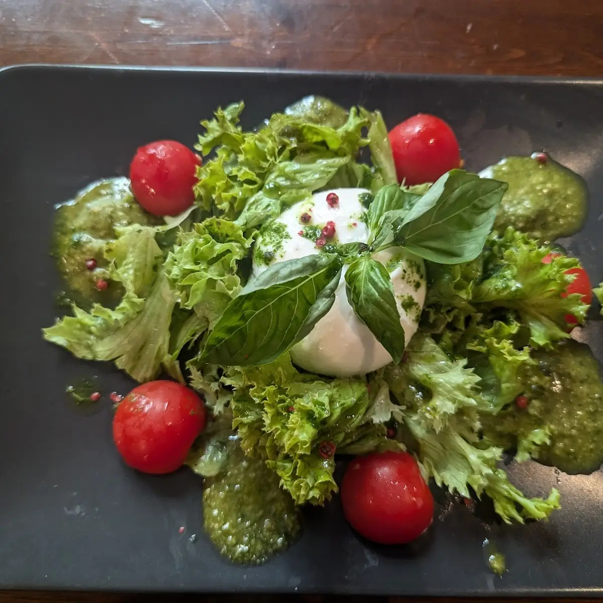 Burrata Mit Salatbukett