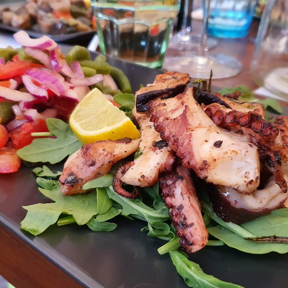 Salatvariation Mit Gegrillten Garnelen