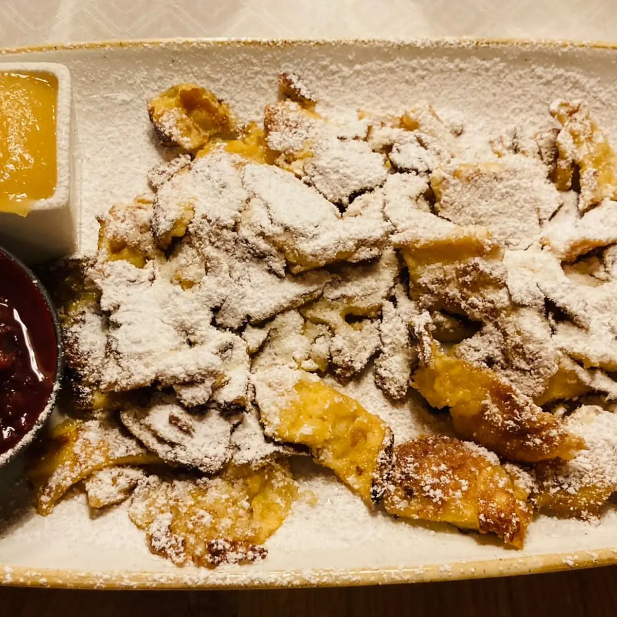 Kaiserschmarrn Mit Apfelmus Und Zwetschkenröster