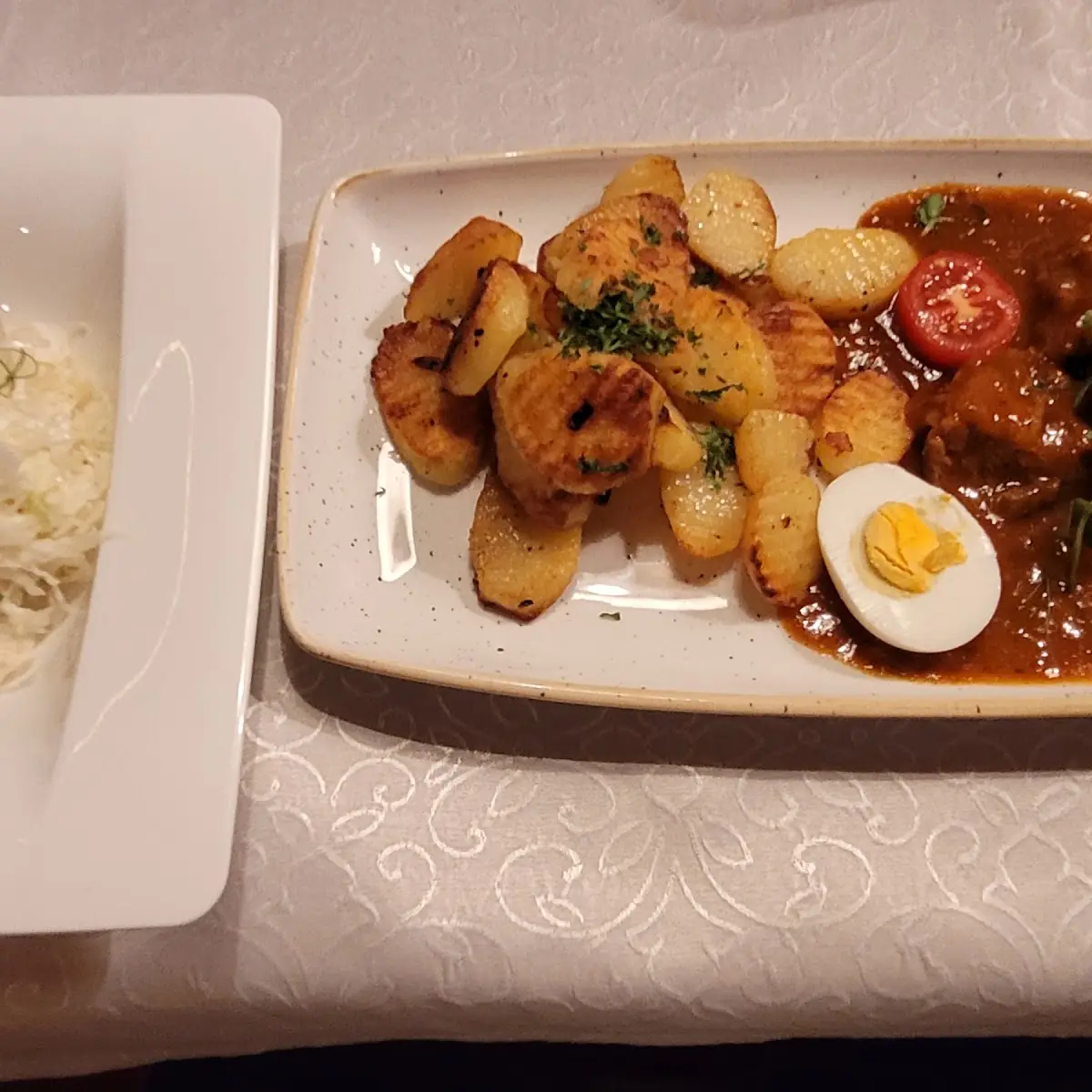 Wiener Gulasch Mit Bratkartoffeln