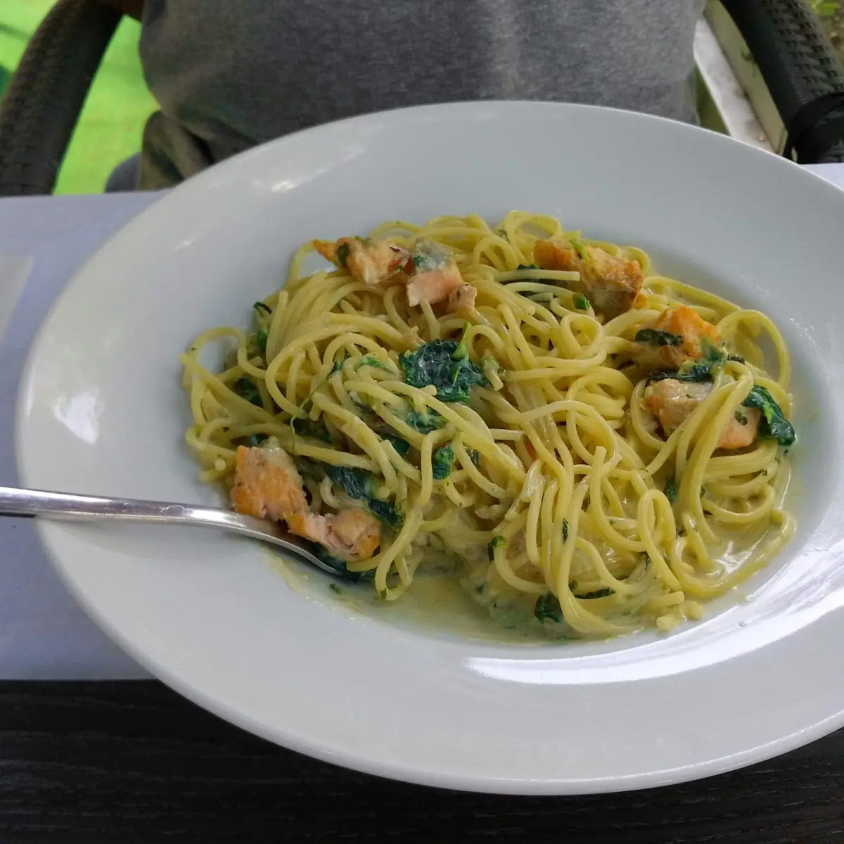 Spaghetti Salmone, Das Pizz