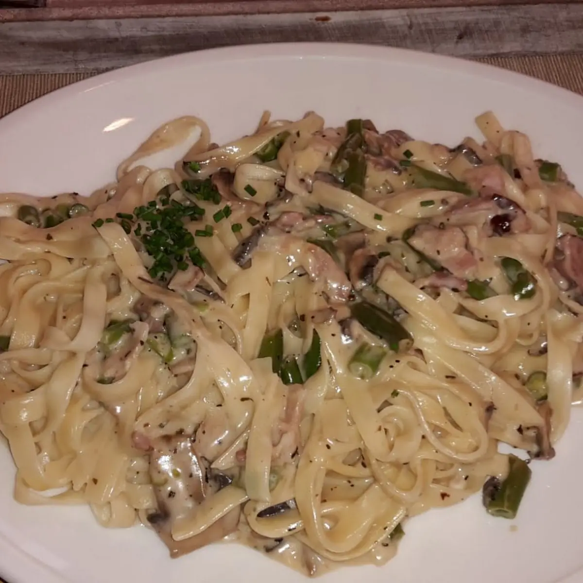 Bandnudeln Carbonara