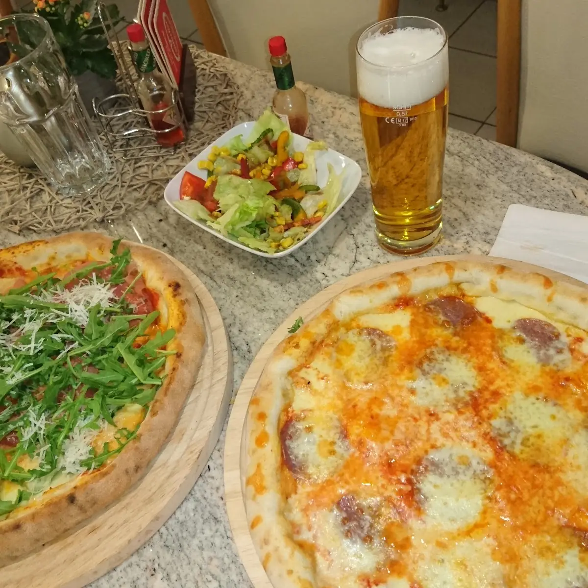 Salami Pizza