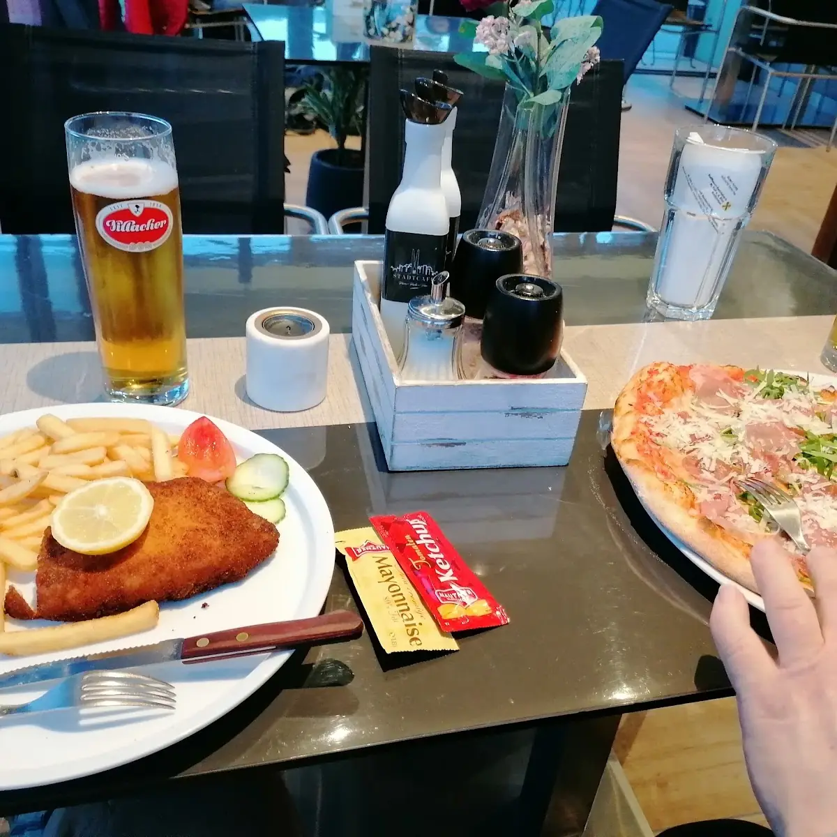 Schnitzel Und Pizza