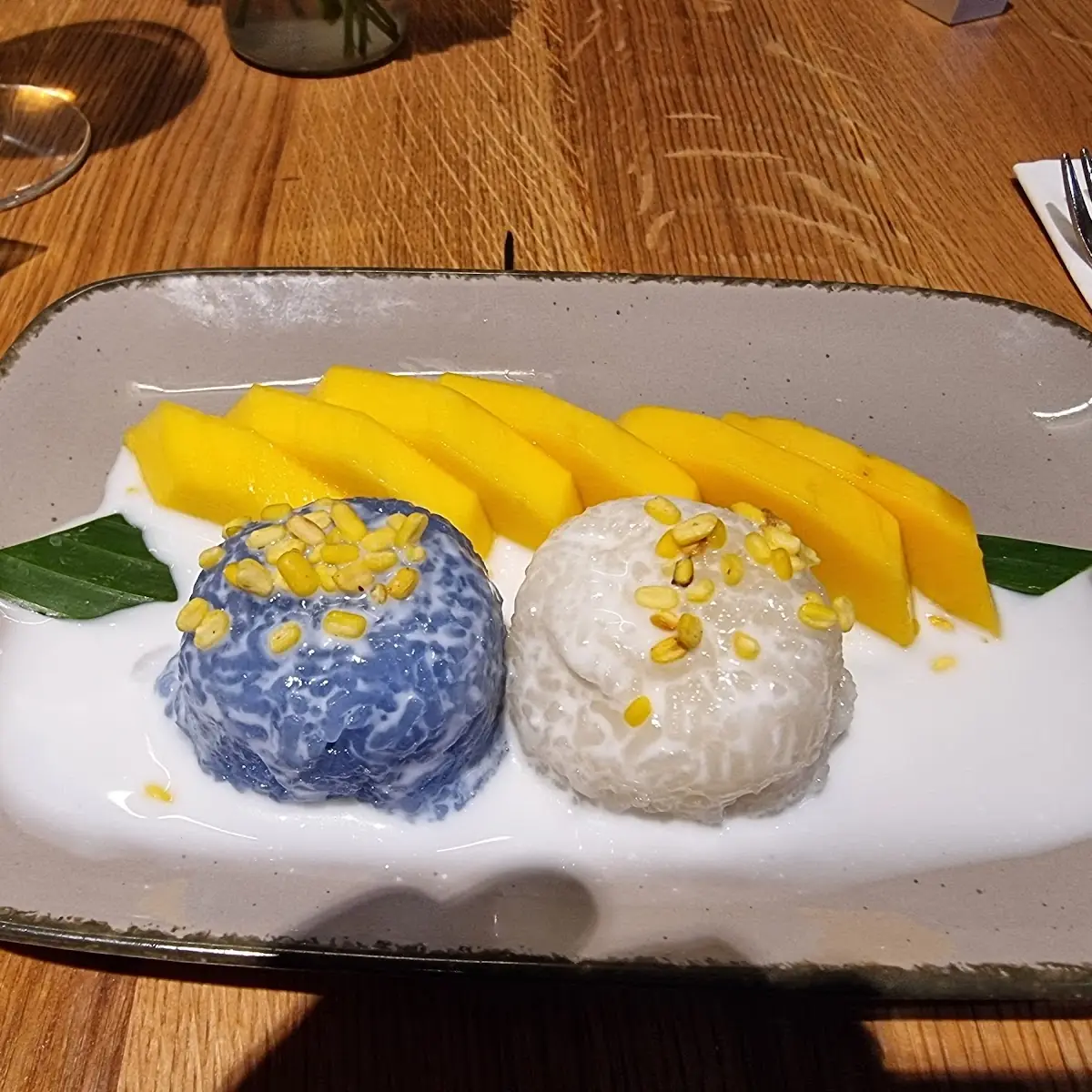 khao niao mamuang ข้าวเหนียวมะม่วง